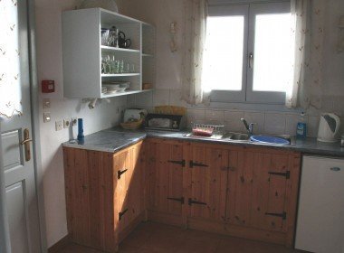 Clifftop-cottage-kitchen