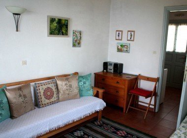 GH90 Clifftop Cottage