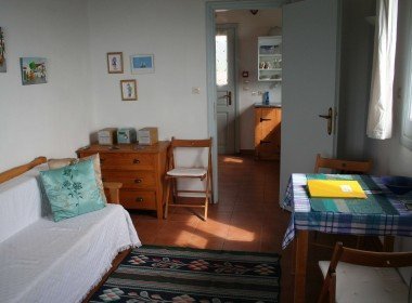 GH90 Clifftop Cottage